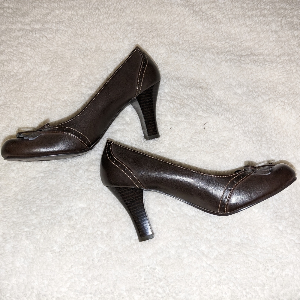 Classic look fringe front heels